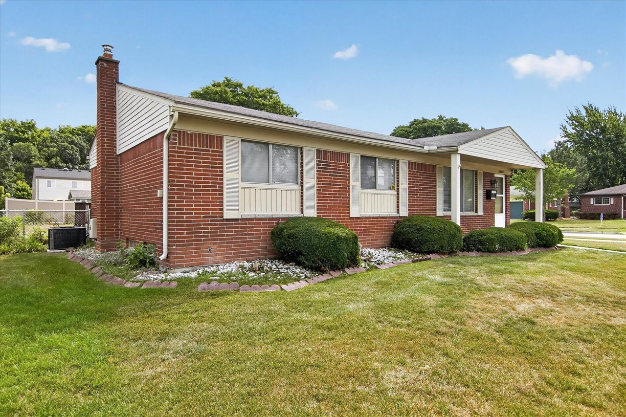 Photo 3 of Single family home for sale at 30308 Yorkshire Dr, Madison Heights, MI 48071 | MLS# 70555874 | Listing updated on 2026-09-02