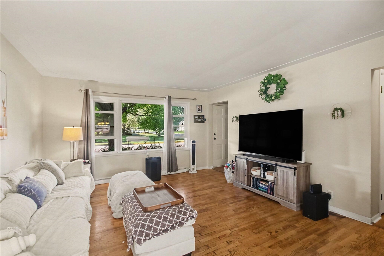 Photo 3 of Single family home for sale at 4349 Billmar St, Grandville, MI 49418 | MLS# 70555877 | Listing updated on 2026-09-18