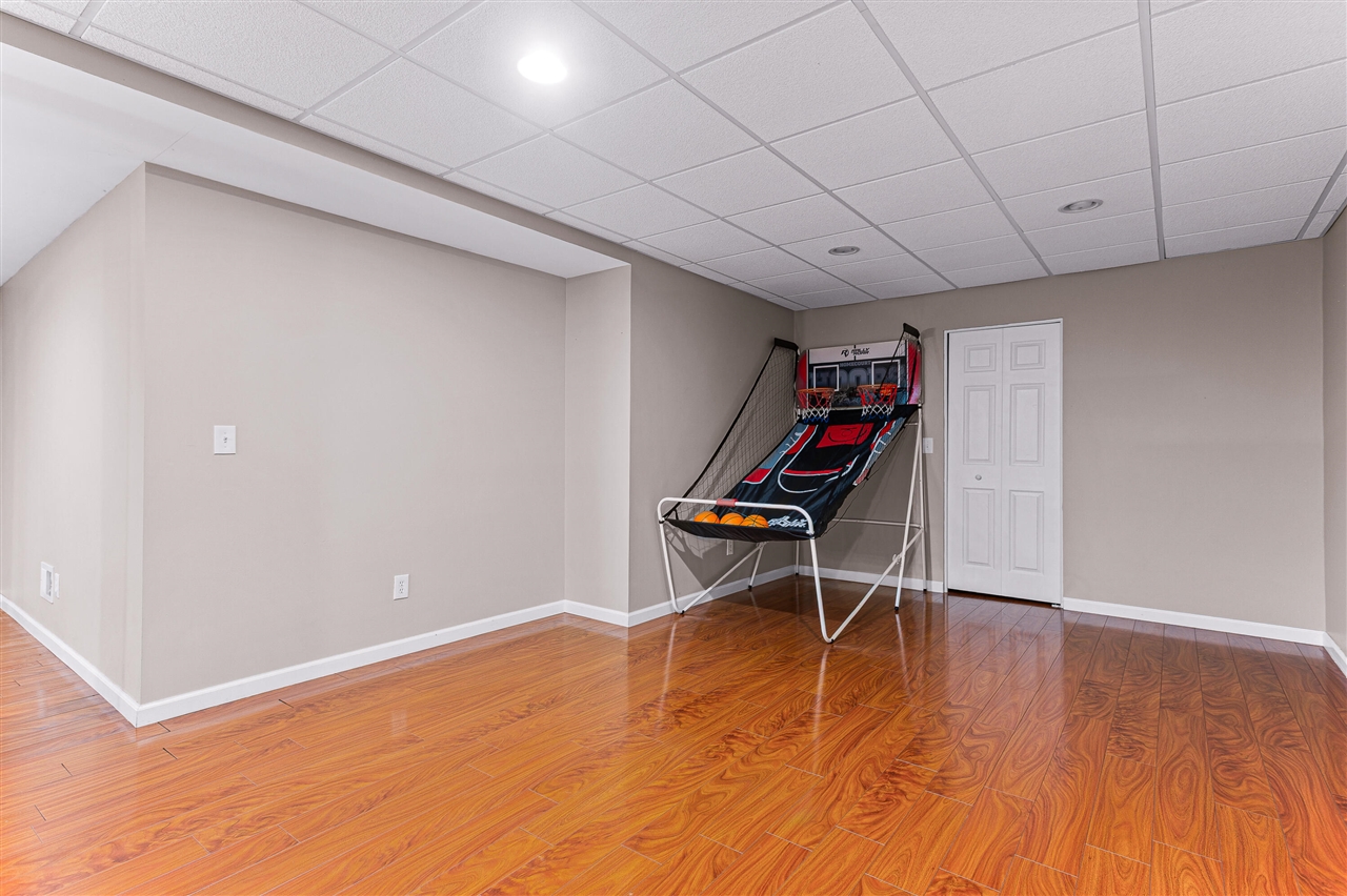Photo 36 of Sale Pending at 22390 Diamond Ct, Farmington Hills, MI 48335 | MLS# 70555905 | Listing updated on 2026-09-04