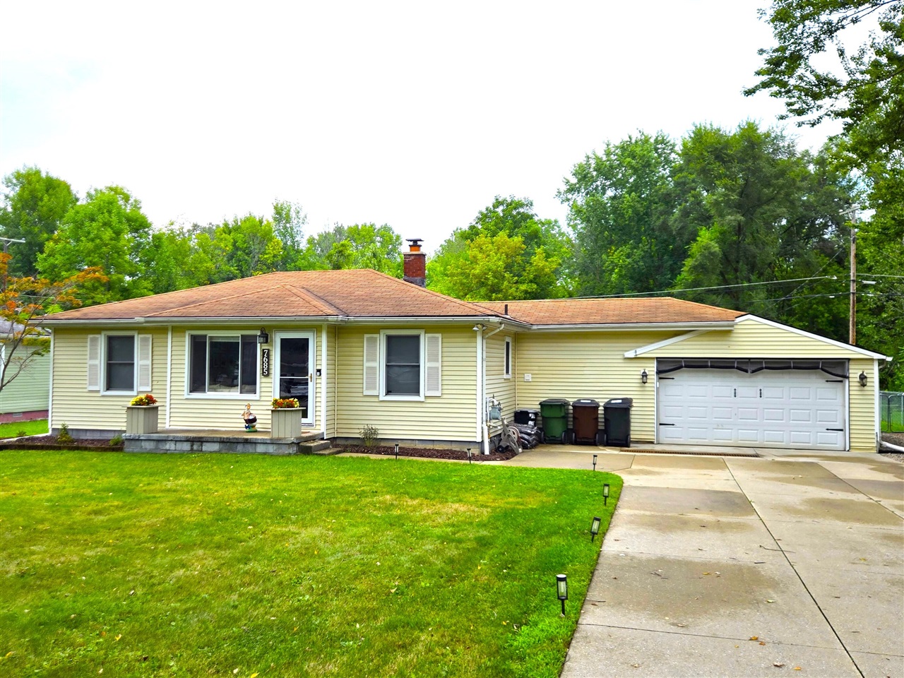 Photo 2 of Single family home for sale at 7685 Metz Dr, Shelby Township, MI 48316 | MLS# 70555906 | Listing updated on 2026-09-06
