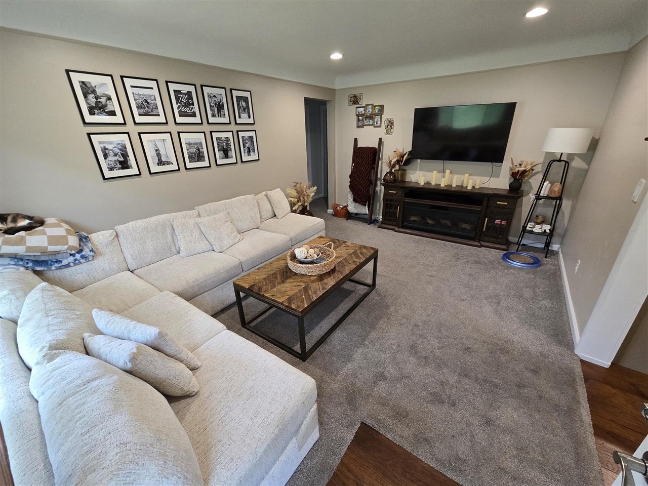 Photo 3 of Single family home for sale at 7685 Metz Dr, Shelby Township, MI 48316 | MLS# 70555906 | Listing updated on 2026-09-06