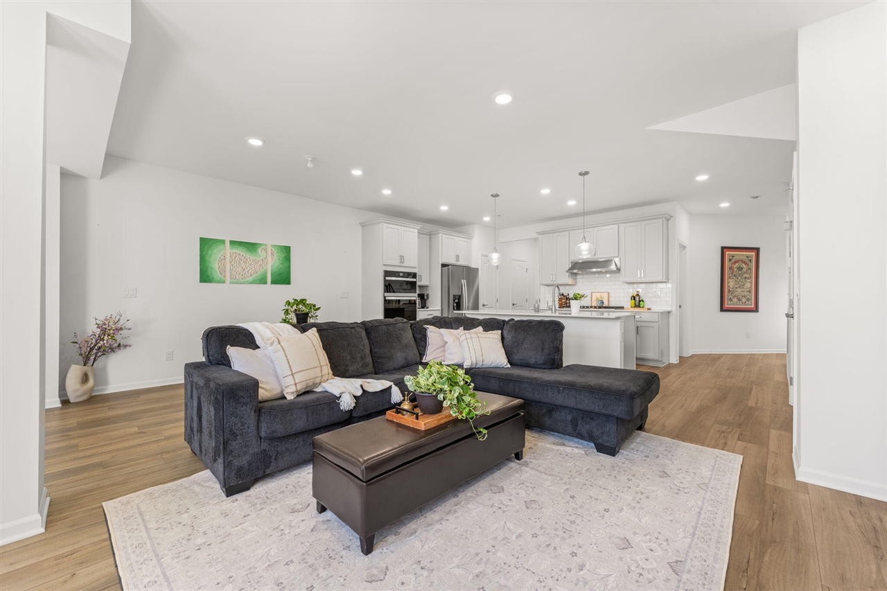 Photo 3 of Condo for sale at 5543 E Spaniel Dr, Ann Arbor, MI 48108 | MLS# 70555910 | Listing updated on 2026-09-21