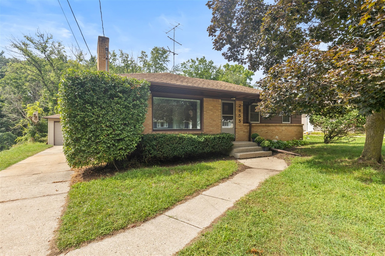 Photo 2 of Single family home for sale at 2855 Gerald Ave, Grand Rapids, MI 49505 | MLS# 70555915 | Listing updated on 2026-09-17