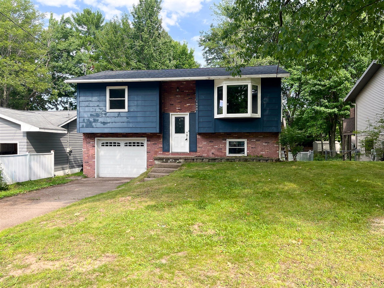 Photo 2 of Single family home for sale at 1608 Kimber Ave, Marquette, MI 49855 | MLS# 70555965 | Listing updated on 2026-09-03