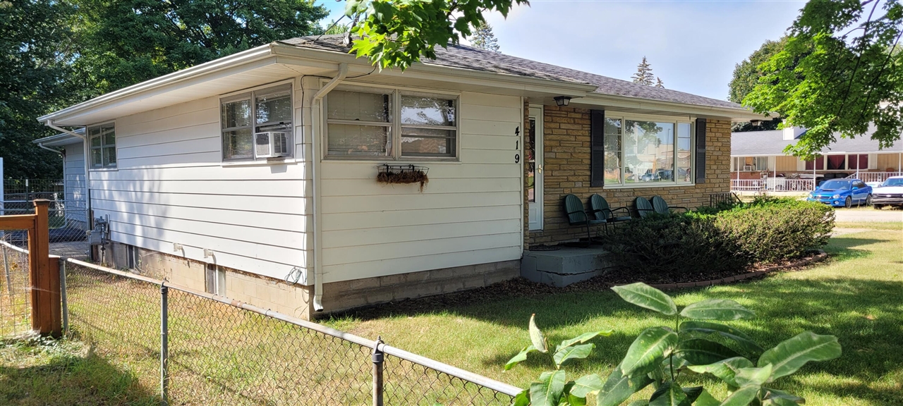 Photo 3 of Single family home for sale at 419 N Washington Ave, Ludington, MI 49431 | MLS# 70555998 | Listing updated on 2026-09-02