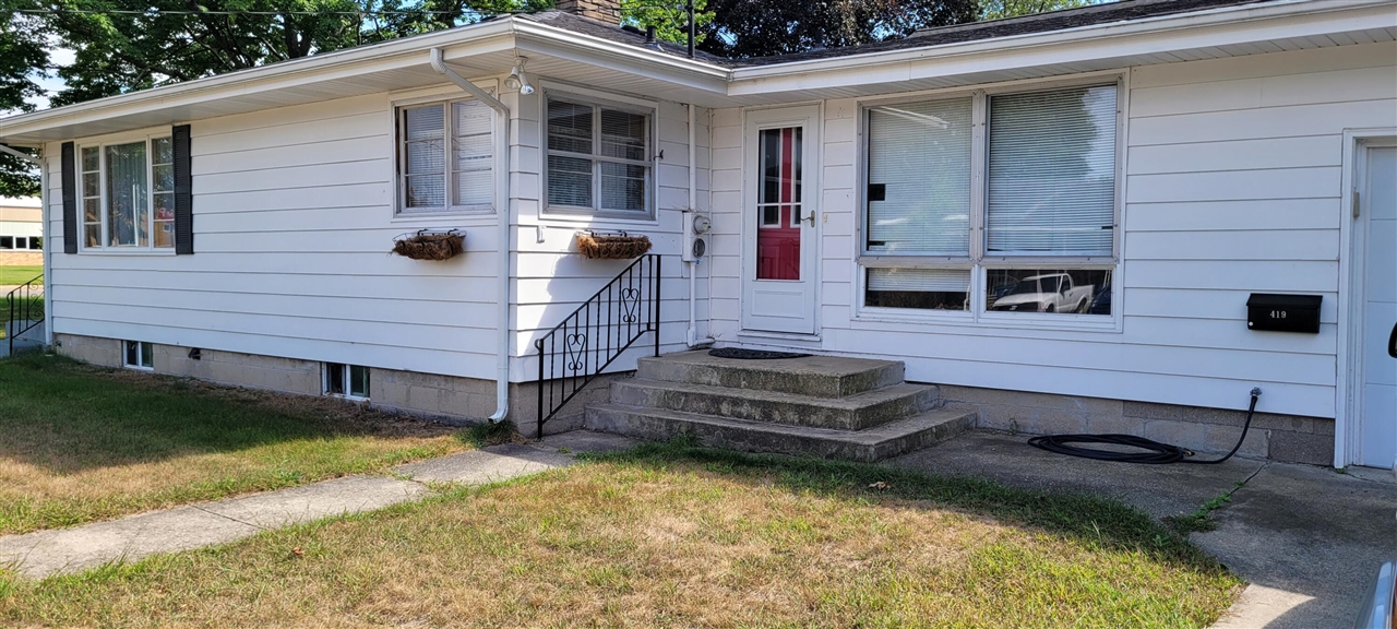 Photo 4 of Single family home for sale at 419 N Washington Ave, Ludington, MI 49431 | MLS# 70555998 | Listing updated on 2026-09-02