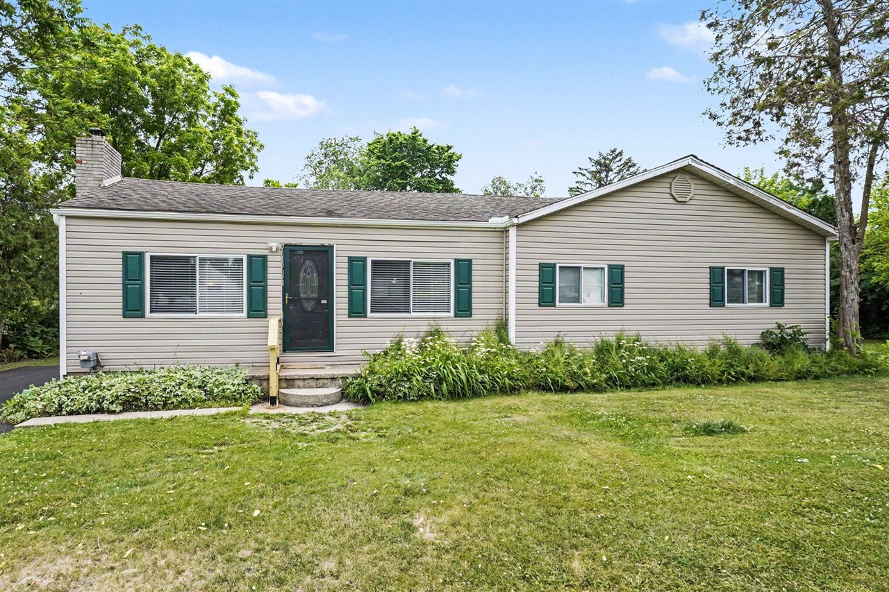 Photo 1 of Single family home for sale at 3472 Esson Dr, Grand Blanc, MI 48439 | MLS# 70556003 | Listing updated on 2026-09-05