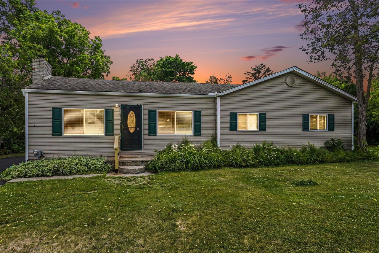 Photo 2 of Single family home for sale at 3472 Esson Dr, Grand Blanc, MI 48439 | MLS# 70556003 | Listing updated on 2026-09-05