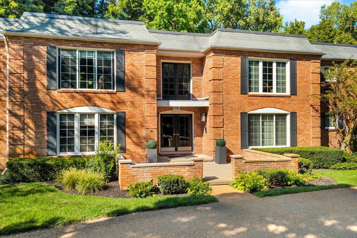 Photo 2 of Condo for sale at 1750 Tiverton Rd, Bloomfield Hills, MI 48304 | MLS# 70556027 | Listing updated on 2026-09-01