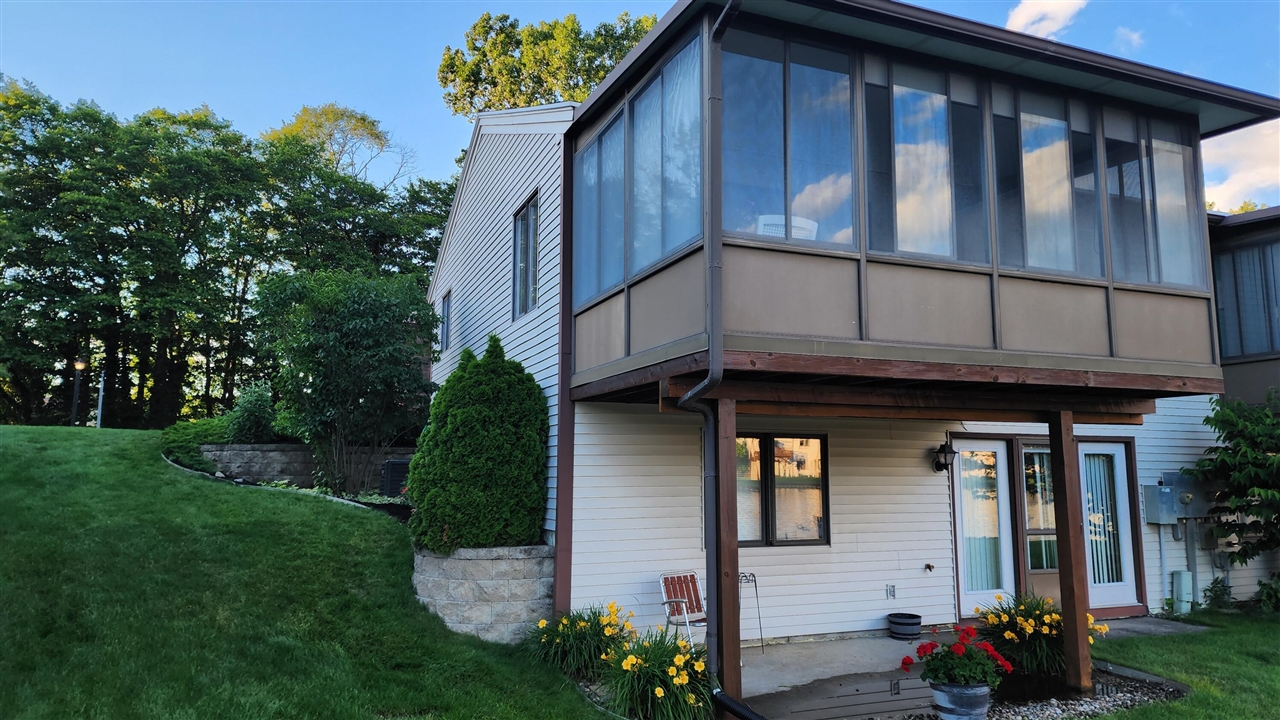 Photo 2 of Condo for sale at 1136 Sw Bayshore Dr, Byron Center, MI 49315 | MLS# 70556030 | Listing updated on 2026-09-01