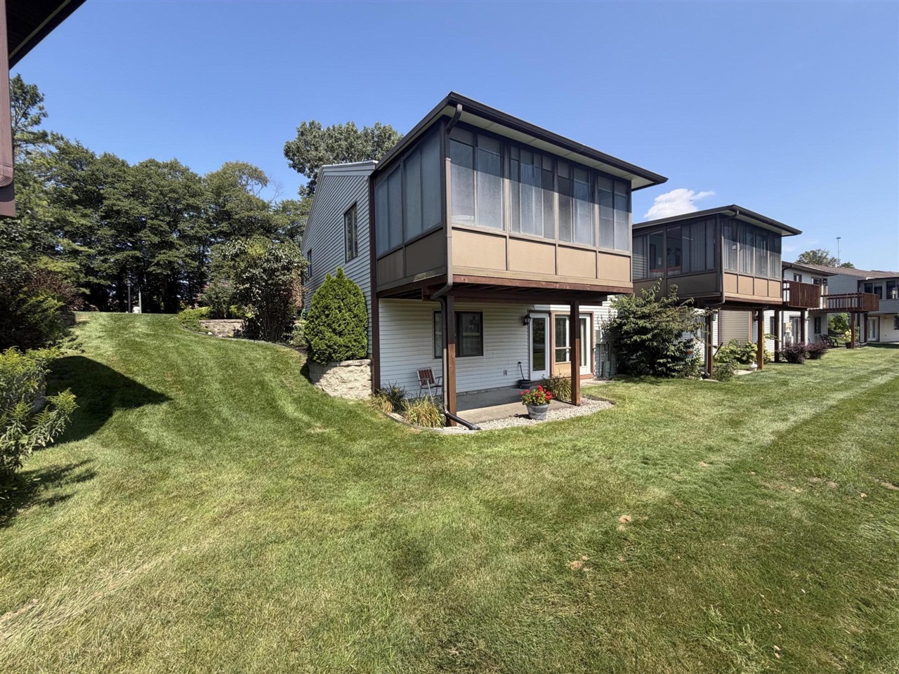 Photo 17 of Condo for sale at 1136 Sw Bayshore Dr, Byron Center, MI 49315 | MLS# 70556030 | Listing updated on 2026-09-01