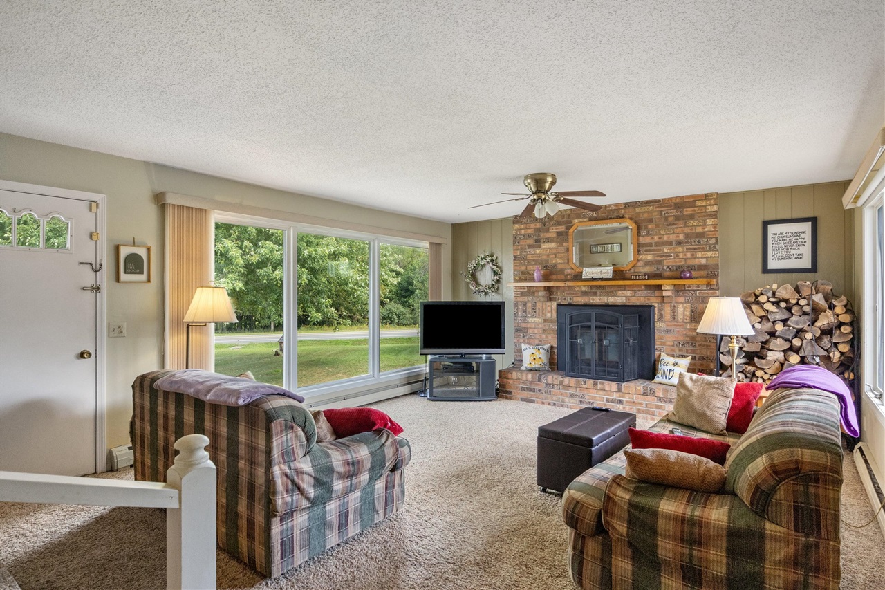 Photo 2 of Single family home for sale at 5221 S Maple Is Rd, Hesperia, MI 49421 | MLS# 70556093 | Listing updated on 2026-09-02