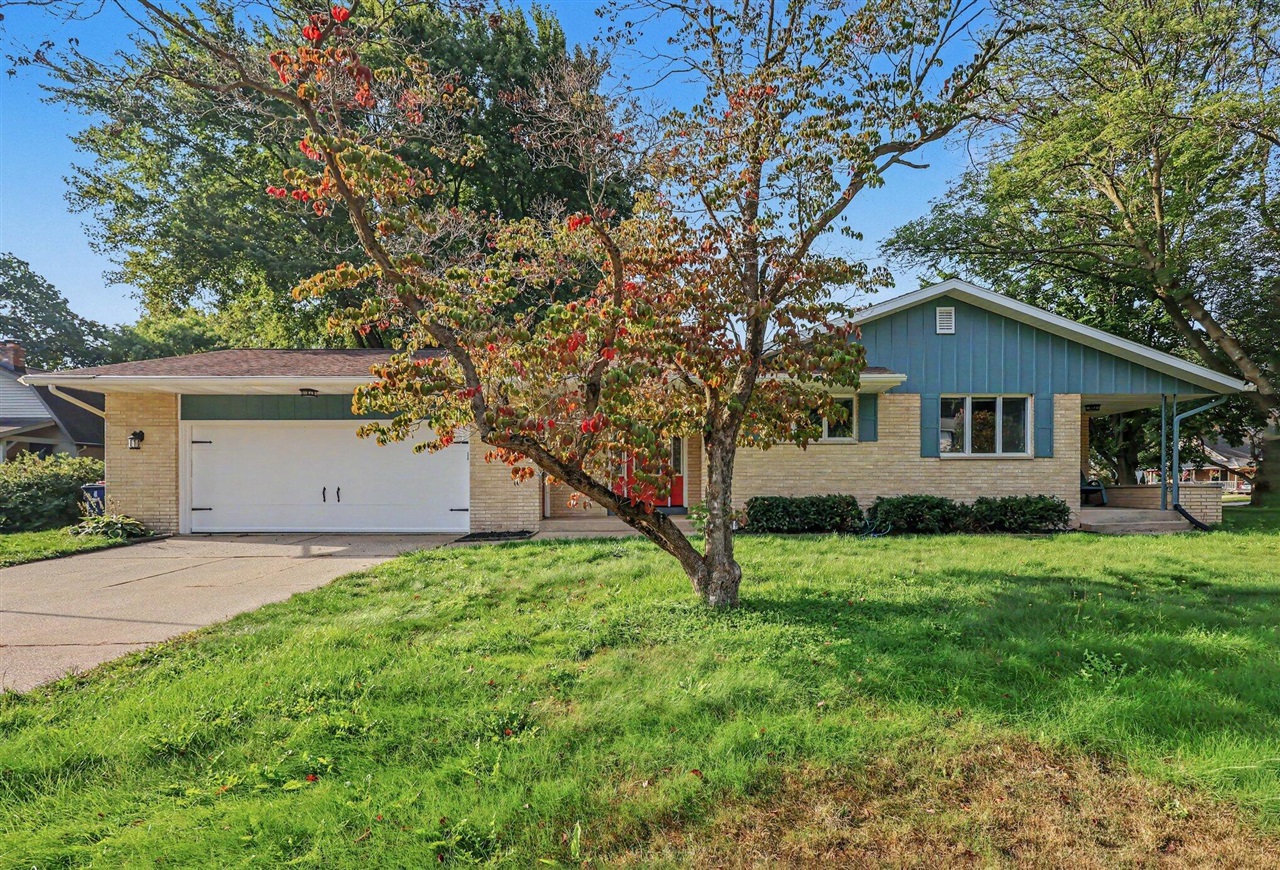 Photo 2 of Single family home for sale at 997 Colonial Ct, Holland, MI 49423 | MLS# 70556159 | Listing updated on 2026-09-02