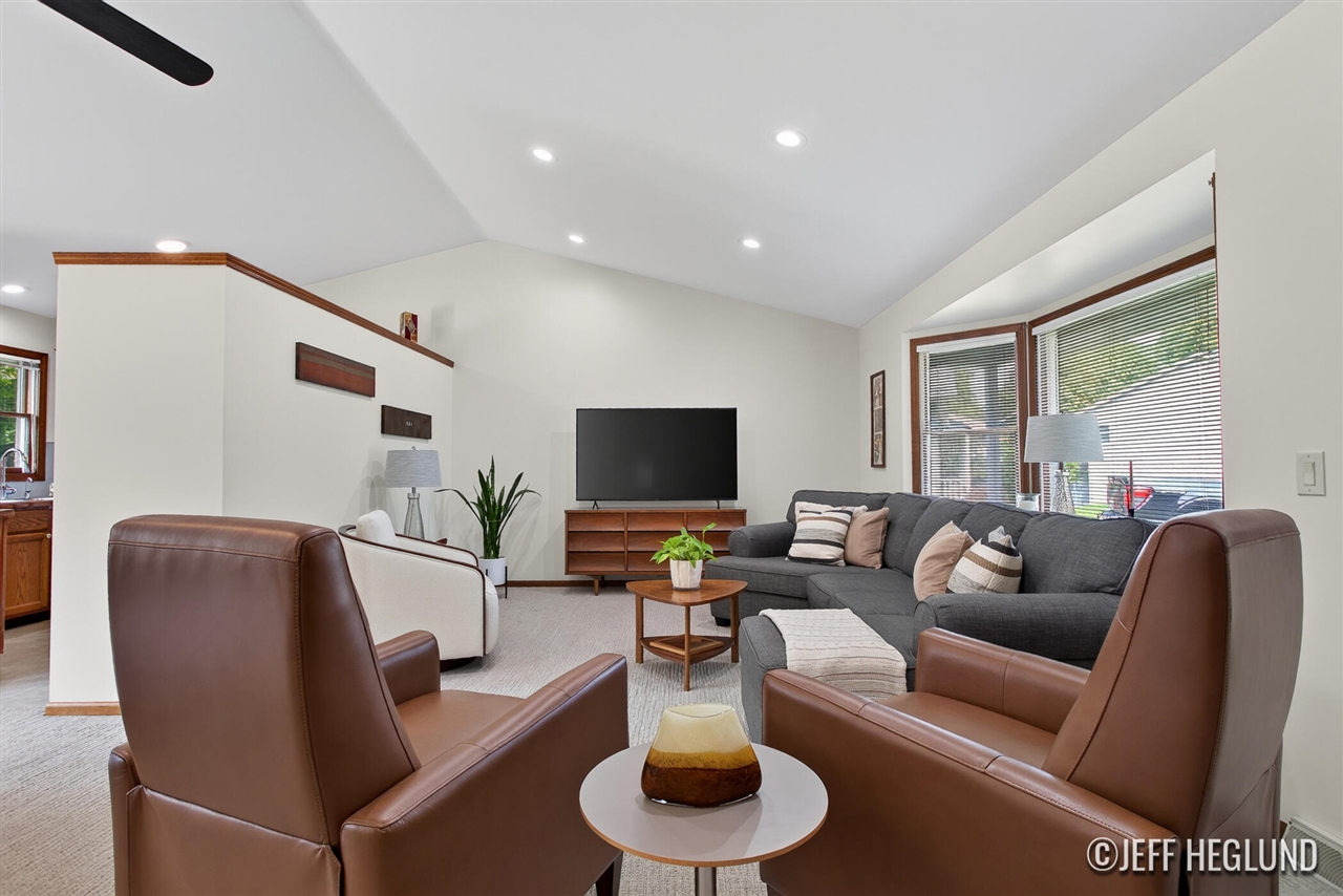 Photo 4 of Single family home for sale at 2416 Dewberry Dr, Grand Rapids, MI 49505 | MLS# 70556247 | Listing updated on 2026-09-15