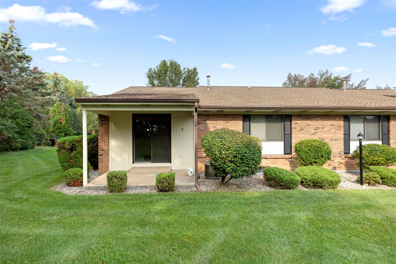 Photo 3 of Condo for sale at 52 Old Ml Dr #11, Holland, MI 49423 | MLS# 70556263 | Listing updated on 2026-09-04
