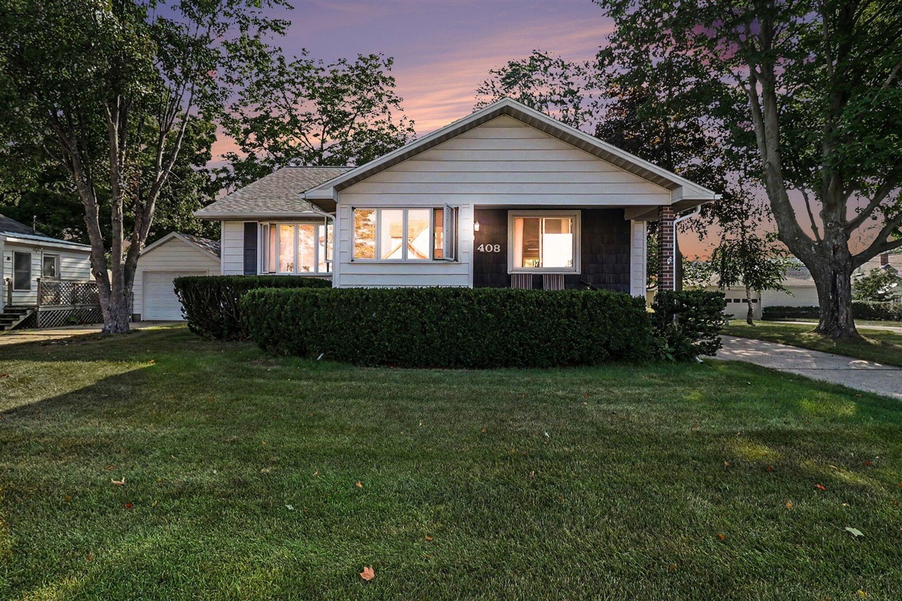 Photo 1 of Single family home for sale at 408 N Lewis St, Ludington, MI 49431 | MLS# 70556299 | Listing updated on 2026-09-02