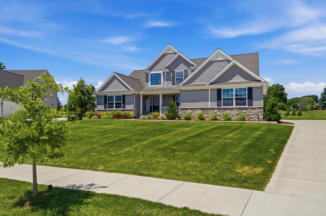 Photo 2 of Single family home for sale at 10282 High Meadow, Saline, MI 48176 | MLS# 70556376 | Listing updated on 2026-10-07