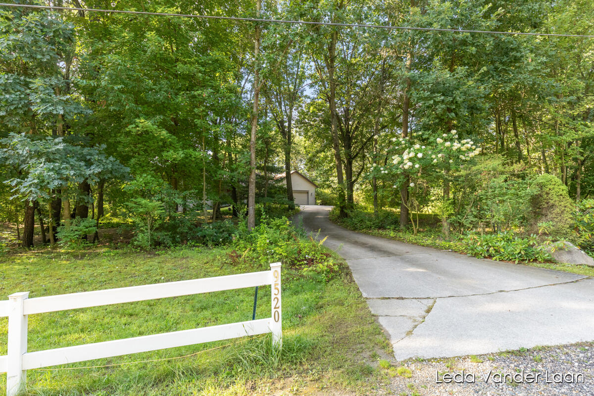 Photo 3 of Single family home for sale at 9520 Hidden Blf Dr, Rockford, MI 49341 | MLS# 70556410 | Listing updated on 2026-09-14