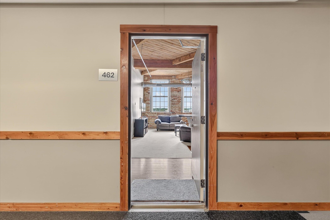 Photo 4 of Condo for sale at 940 Monroe Ave #462, Grand Rapids, MI 49503 | MLS# 70556431 | Listing updated on 2026-09-12