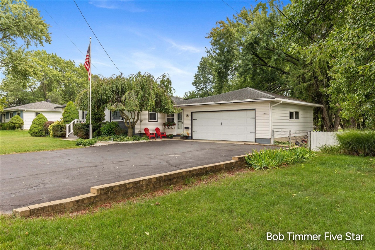 Photo 3 of Single family home for sale at 1300 Bauer Rd, Jenison, MI 49428 | MLS# 70556457 | Listing updated on 2026-09-03