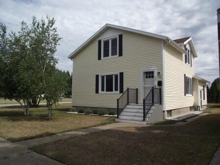 Photo 2 of Single family home for sale at 210 N Staffon St, Ludington, MI 49431 | MLS# 70556683 | Listing updated on 2026-09-03