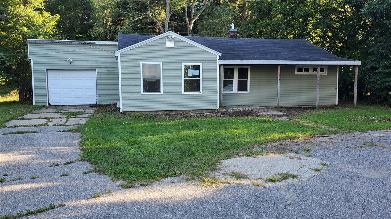 Photo 1 of Sale Pending at 5131 Grand River Dr, Grand Rapids, MI 49525 | MLS# 70556702 | Listing updated on 2026-09-30
