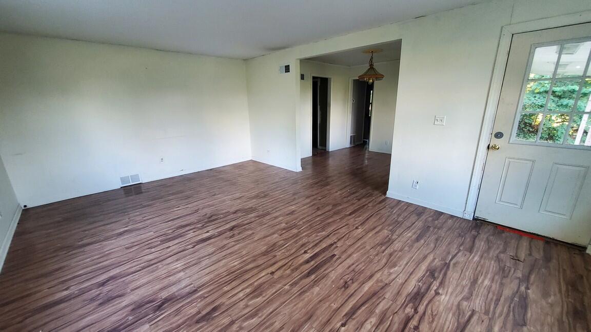 Photo 2 of Sale Pending at 5131 Grand River Dr, Grand Rapids, MI 49525 | MLS# 70556702 | Listing updated on 2026-09-30