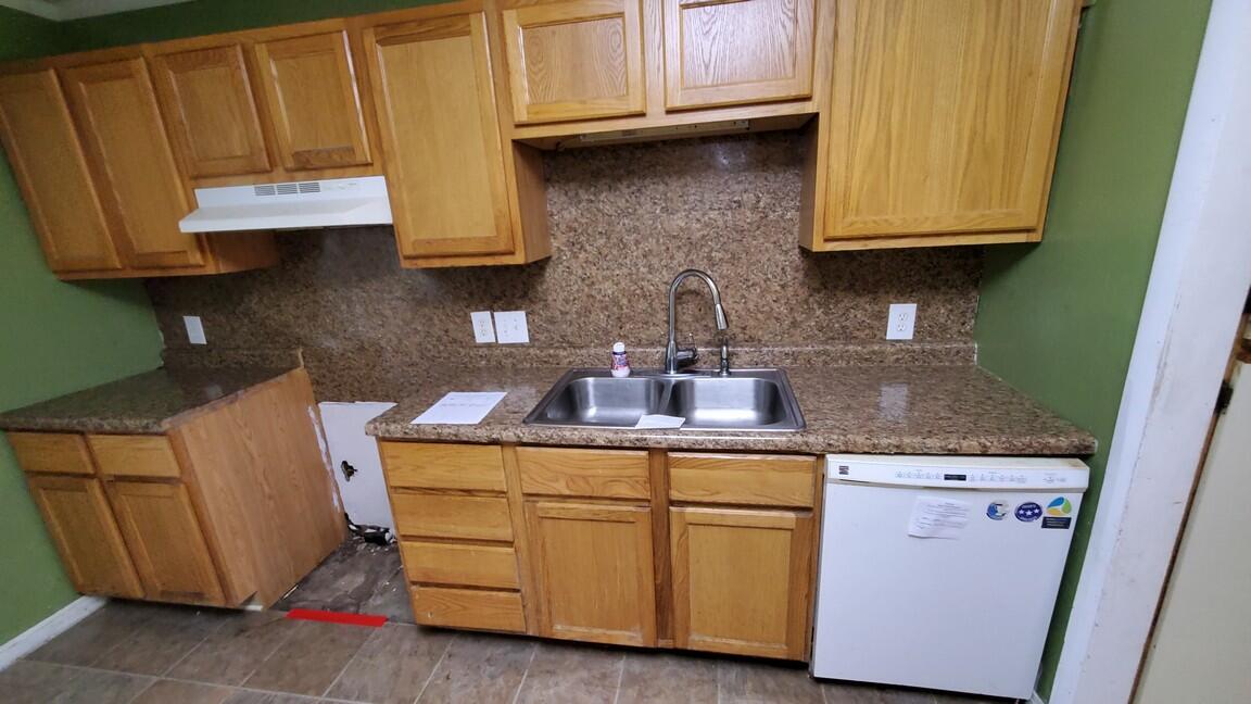 Photo 3 of Sale Pending at 5131 Grand River Dr, Grand Rapids, MI 49525 | MLS# 70556702 | Listing updated on 2026-09-30