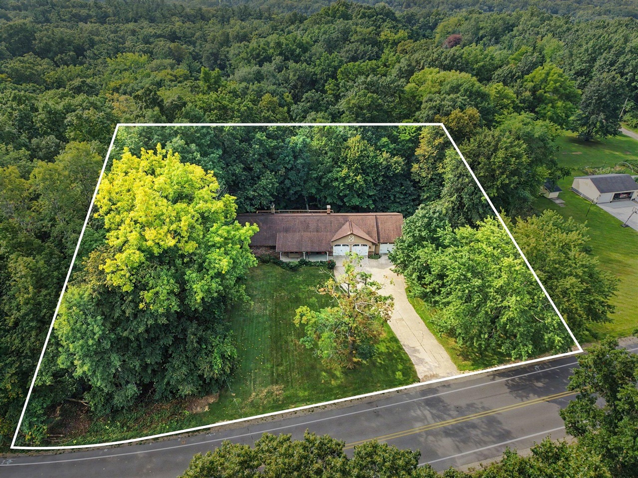Photo 2 of Single family home for sale at 986 Luce St, Grand Rapids, MI 49534 | MLS# 70556717 | Listing updated on 2026-09-04
