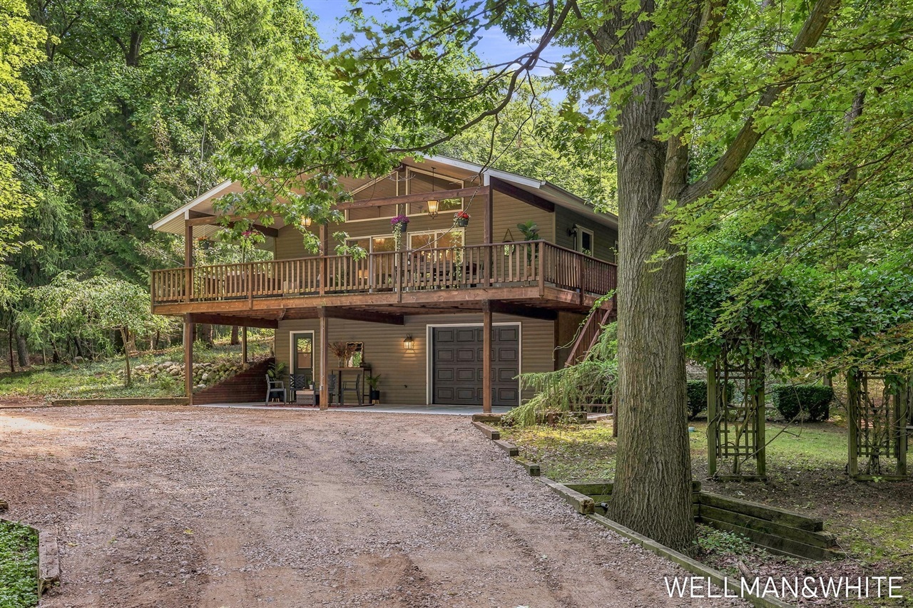 Photo 1 of Single family home for sale at 2675 Chestnut Ln, Fennville, MI 49408 | MLS# 70556723 | Listing updated on 2026-09-07