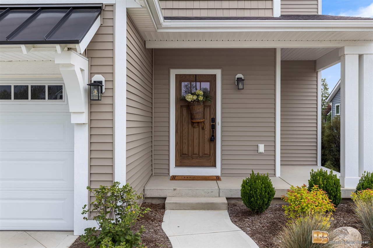 Photo 3 of Single family home for sale at 10892 Verdant Dr, Allendale, MI 49401 | MLS# 70556724 | Listing updated on 2026-09-05