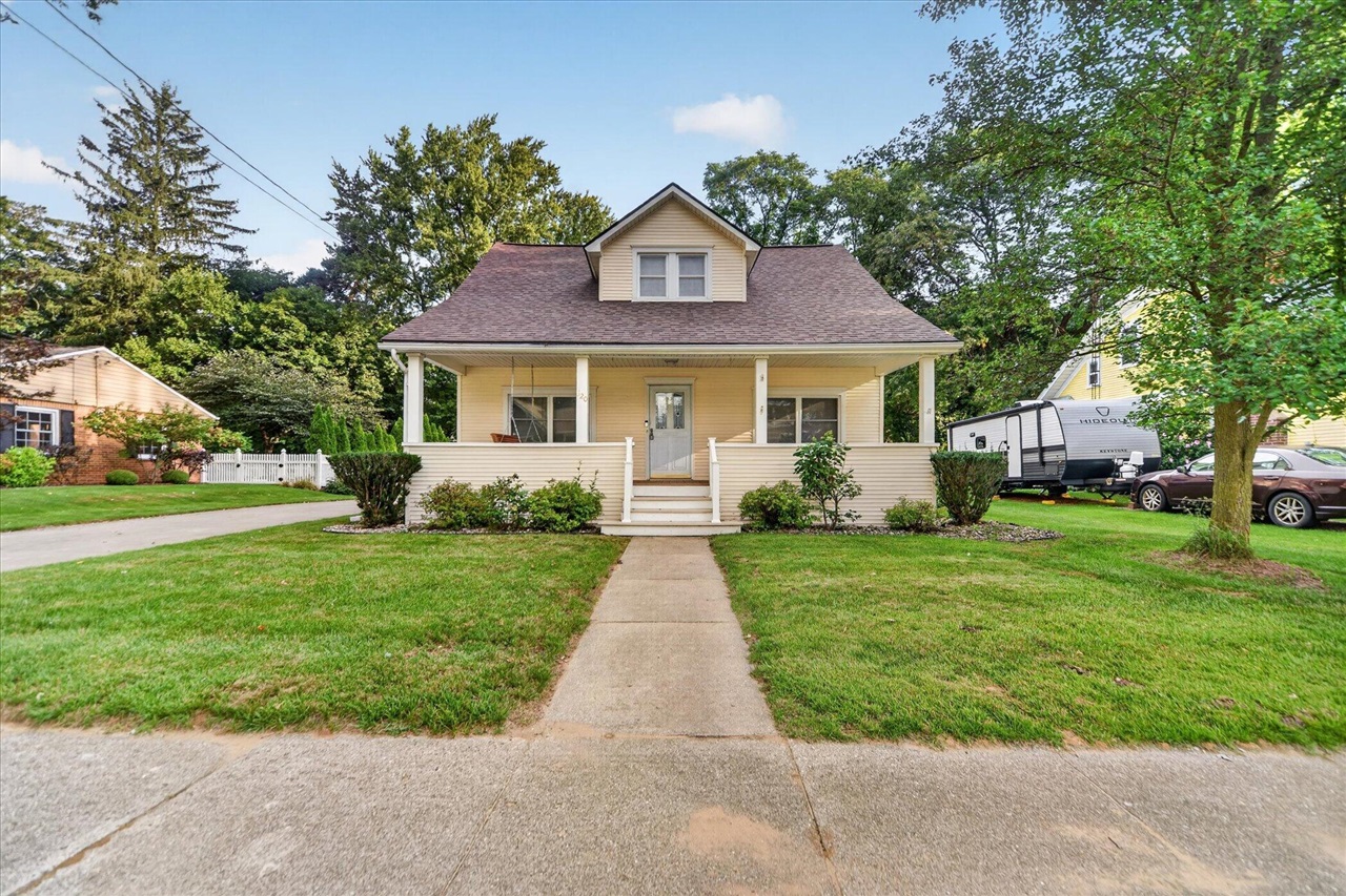 Photo 2 of Single family home for sale at 320 W Elizabeth St, Stockbridge, MI 49285 | MLS# 70556784 | Listing updated on 2026-09-05