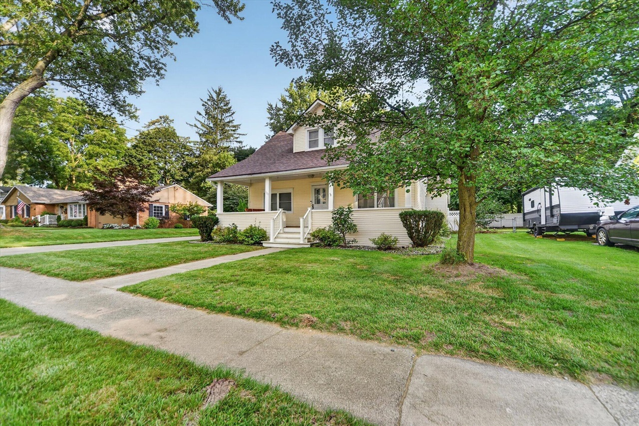 Photo 3 of Single family home for sale at 320 W Elizabeth St, Stockbridge, MI 49285 | MLS# 70556784 | Listing updated on 2026-09-05