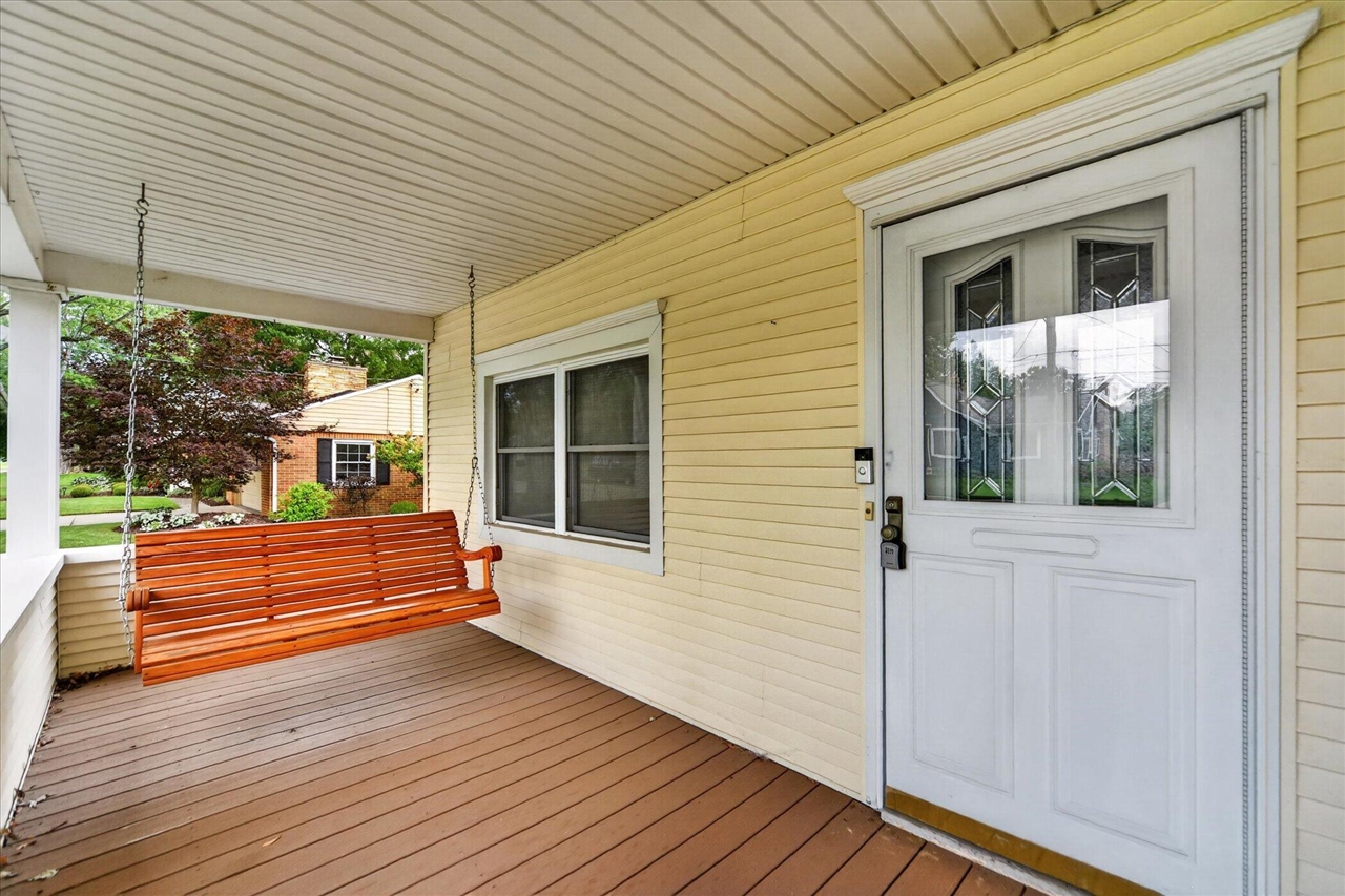 Photo 5 of Single family home for sale at 320 W Elizabeth St, Stockbridge, MI 49285 | MLS# 70556784 | Listing updated on 2026-09-05