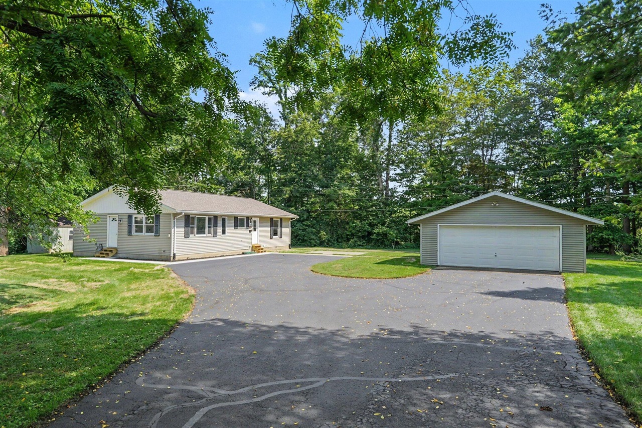 Photo 1 of Single family home for sale at 410 N Bluff St, Berrien Springs, MI 49103 | MLS# 70556786 | Listing updated on 2026-09-05