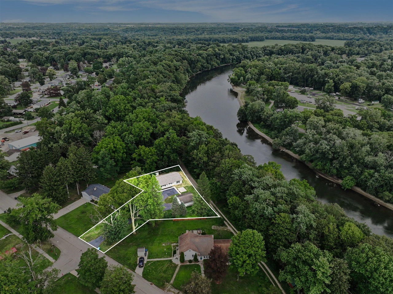 Photo 3 of Single family home for sale at 410 N Bluff St, Berrien Springs, MI 49103 | MLS# 70556786 | Listing updated on 2026-09-05