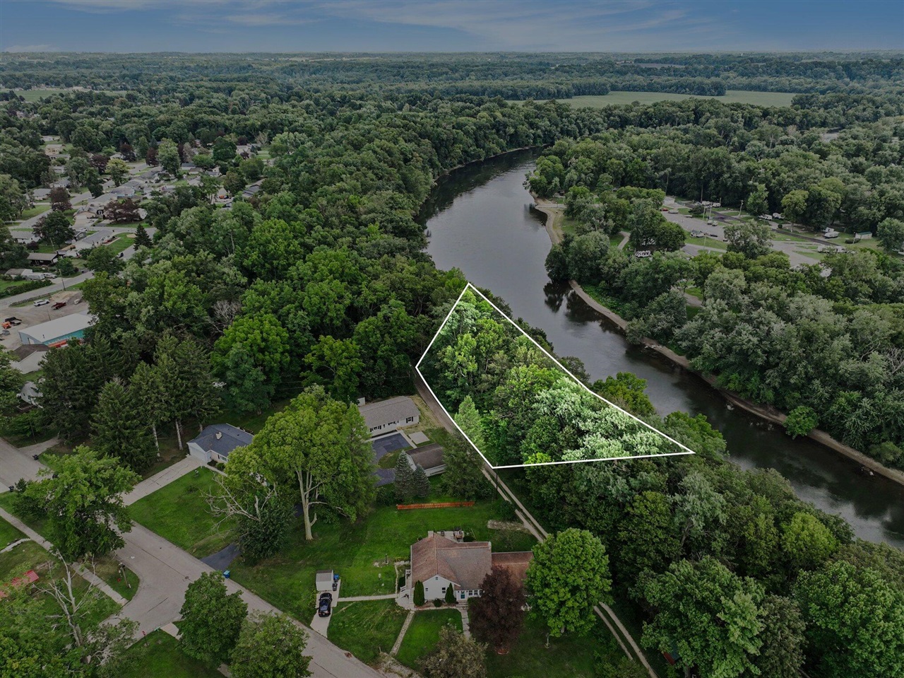 Photo 5 of Single family home for sale at 410 N Bluff St, Berrien Springs, MI 49103 | MLS# 70556786 | Listing updated on 2026-09-05