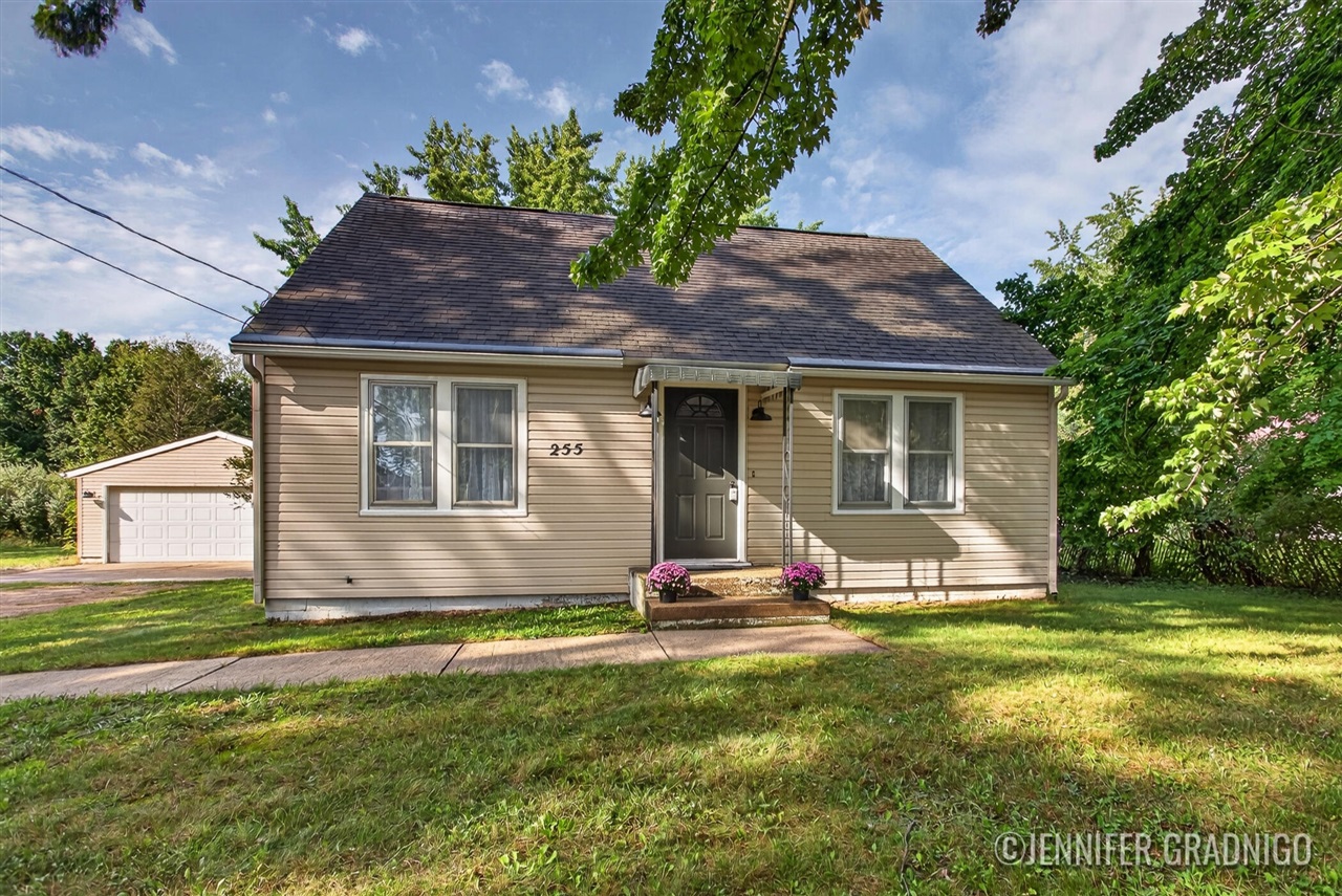 Photo 1 of Single family home for sale at 255 Felch St, Holland, MI 49424 | MLS# 70556790 | Listing updated on 2026-09-04