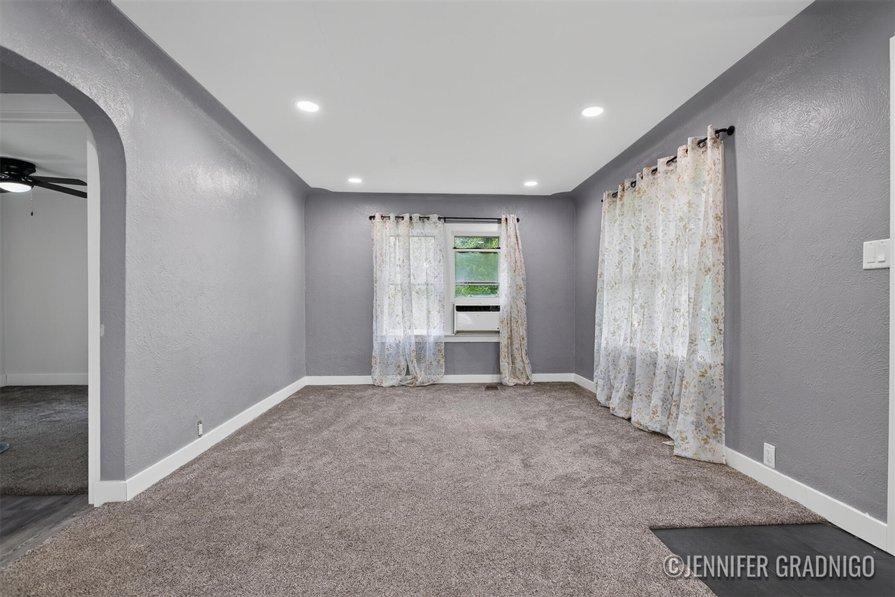 Photo 3 of Single family home for sale at 255 Felch St, Holland, MI 49424 | MLS# 70556790 | Listing updated on 2026-09-04