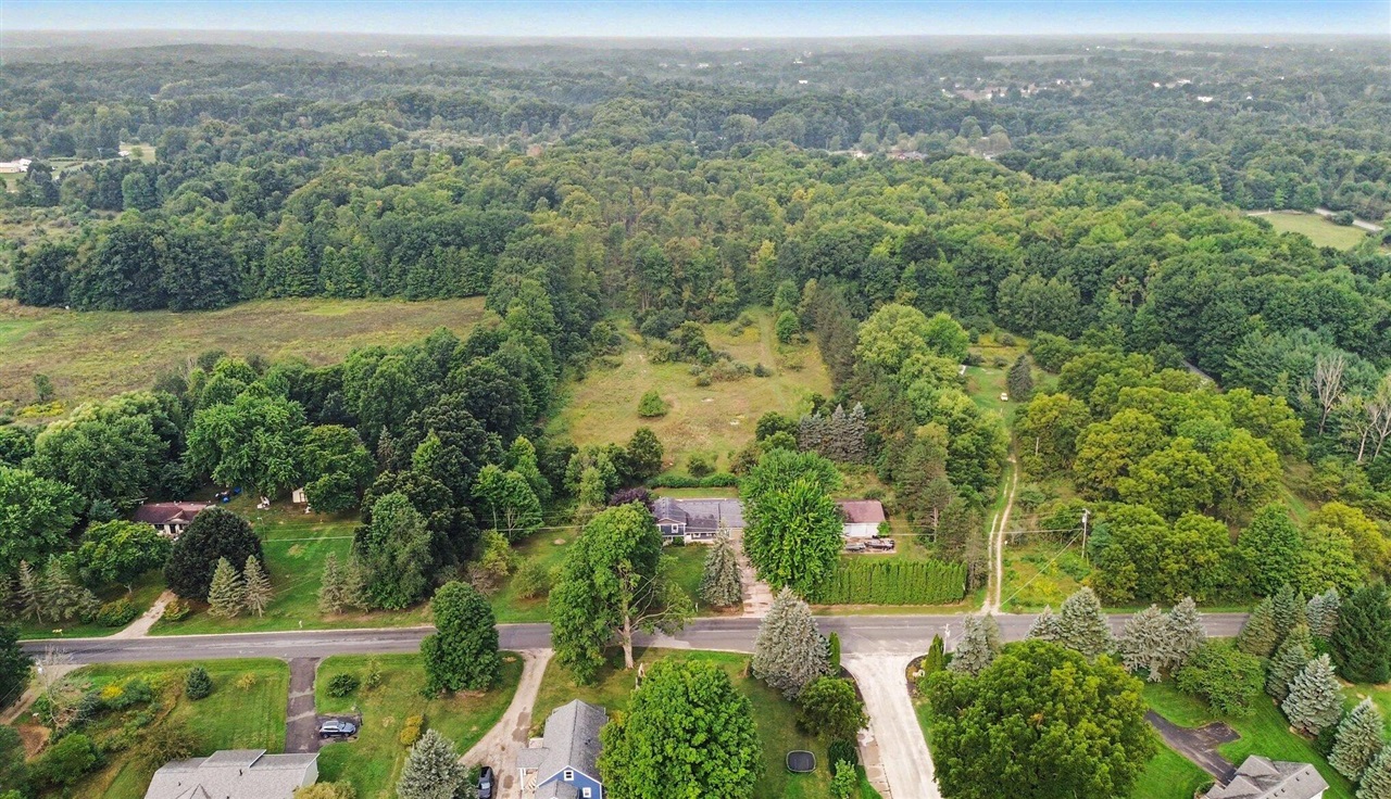 Photo 2 of Single family home for sale at 15415 Simmons Ave, Cedar Springs, MI 49319 | MLS# 70556832 | Listing updated on 2026-09-24