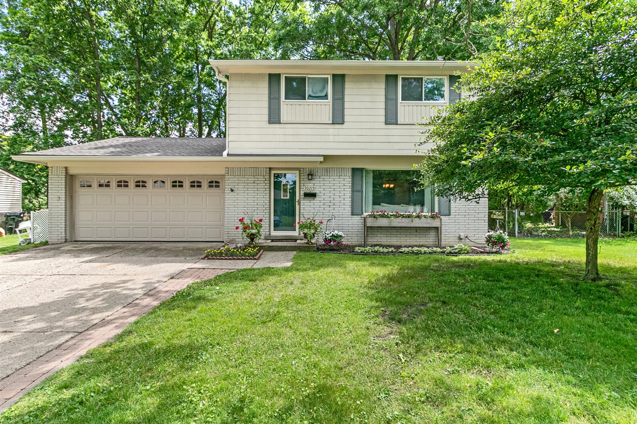 Photo 1 of Single family home for sale at 30215 Stockton Ave, Farmington Hills, MI 48336 | MLS# 70556855 | Listing updated on 2026-09-05