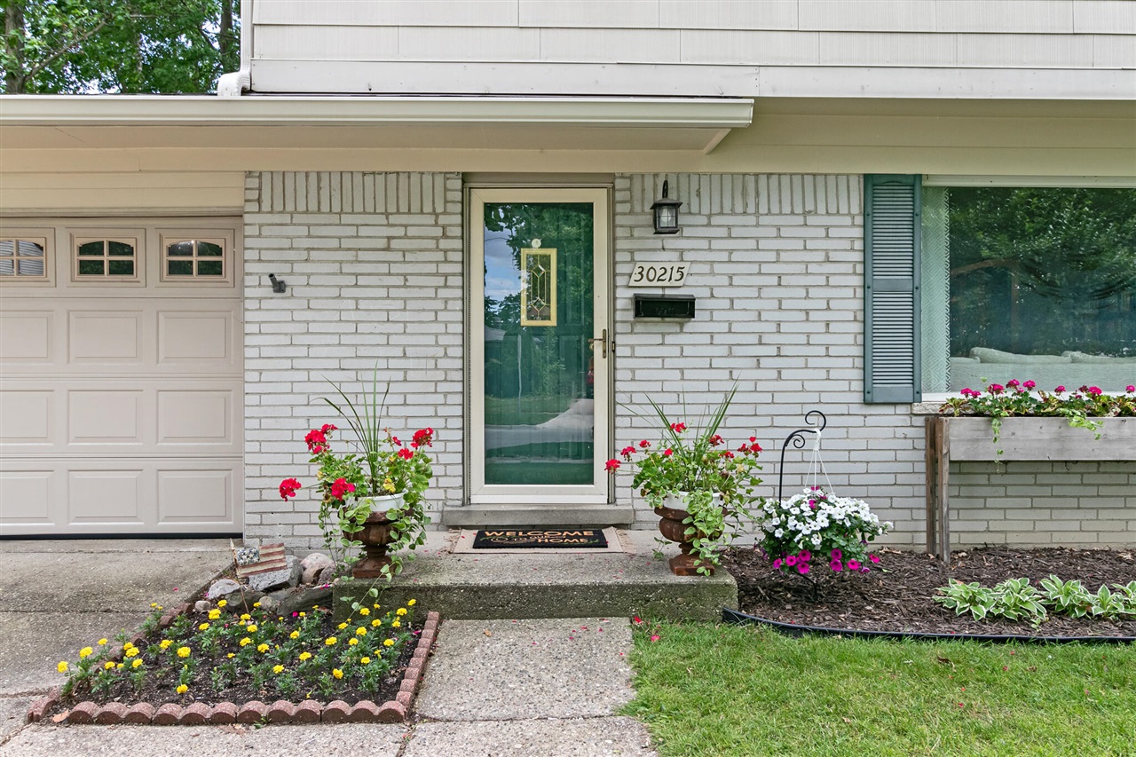 Photo 3 of Single family home for sale at 30215 Stockton Ave, Farmington Hills, MI 48336 | MLS# 70556855 | Listing updated on 2026-09-05