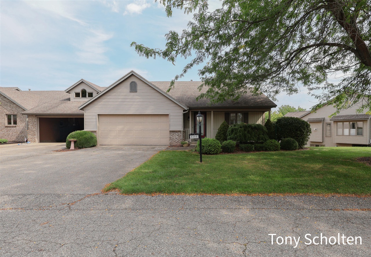Photo 2 of Condo for sale at 6256 Springmont Dr #39, Hudsonville, MI 49426 | MLS# 70556864 | Listing updated on 2026-09-04