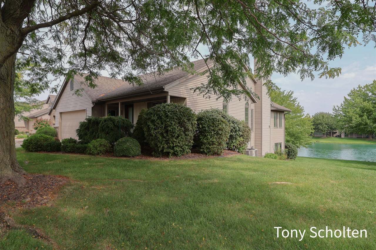 Photo 3 of Condo for sale at 6256 Springmont Dr #39, Hudsonville, MI 49426 | MLS# 70556864 | Listing updated on 2026-09-04