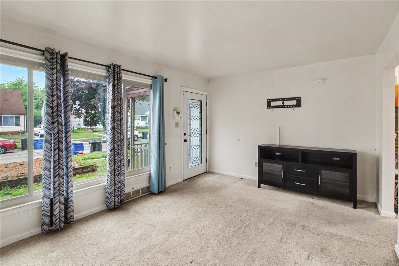 Photo 5 of Single family home for sale at 18286 Denby St, Redford, MI 48240 | MLS# 70556923 | Listing updated on 2026-09-04