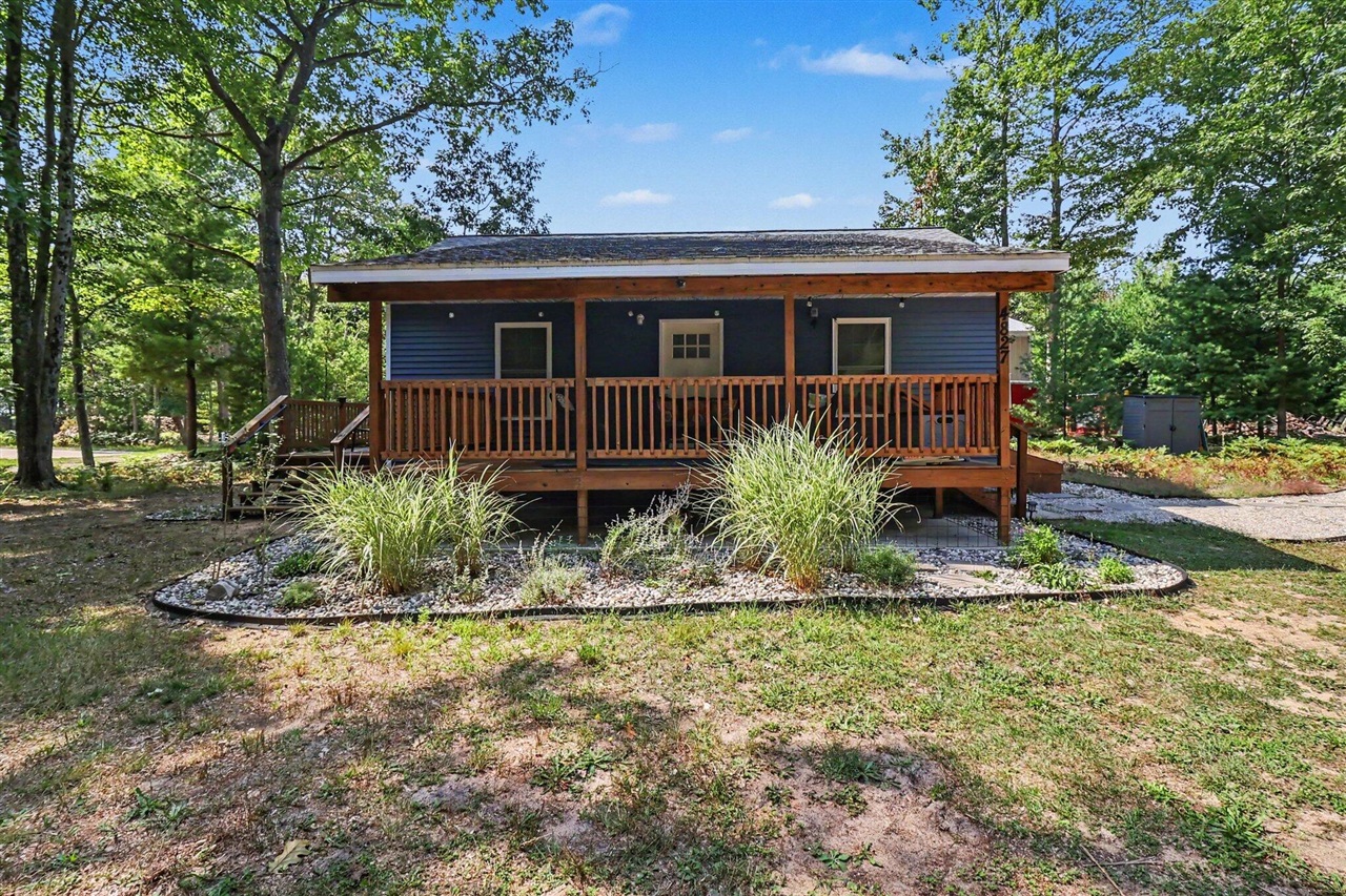Photo 1 of Single family home for sale at 4827 N Pine Ave, Mears, MI 49436 | MLS# 70556934 | Listing updated on 2026-09-05