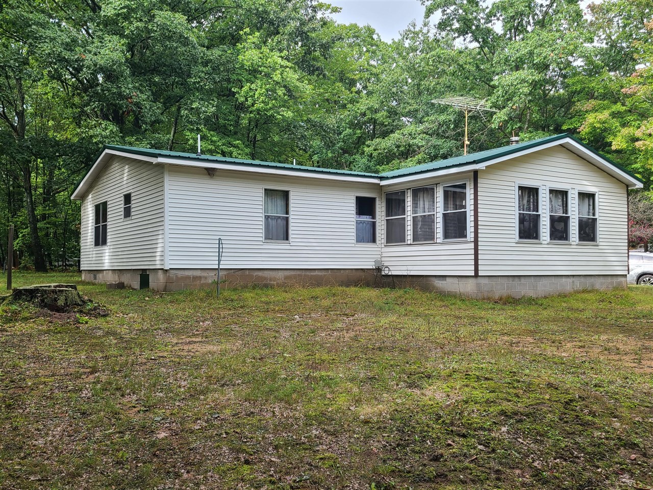 Photo 1 of Single family home for sale at 124 Osceola Ledge Dr, Le Roy, MI 49655 | MLS# 70556935 | Listing updated on 2026-09-22