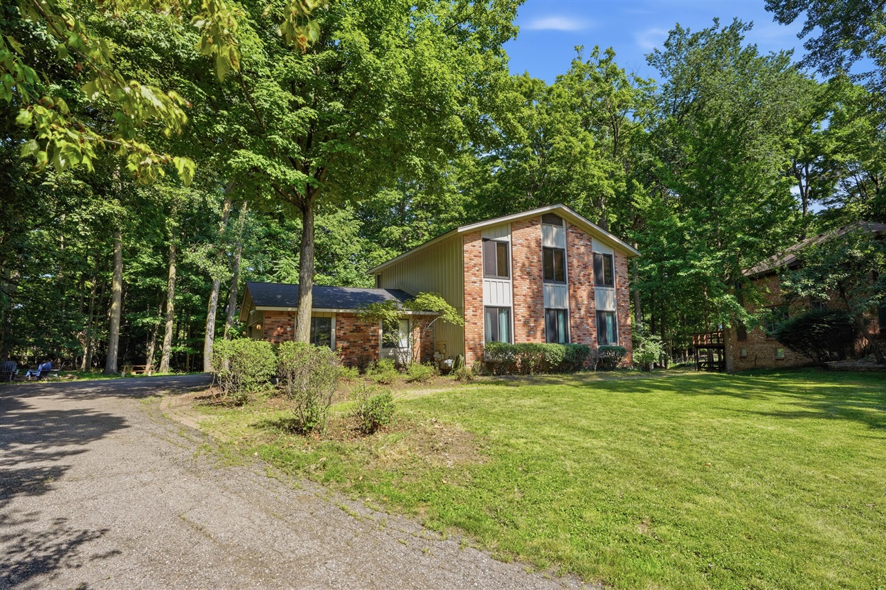 Photo 3 of Single family home for sale at 21542 Beauford Ct, Northville, MI 48167 | MLS# 70556964 | Listing updated on 2026-09-05
