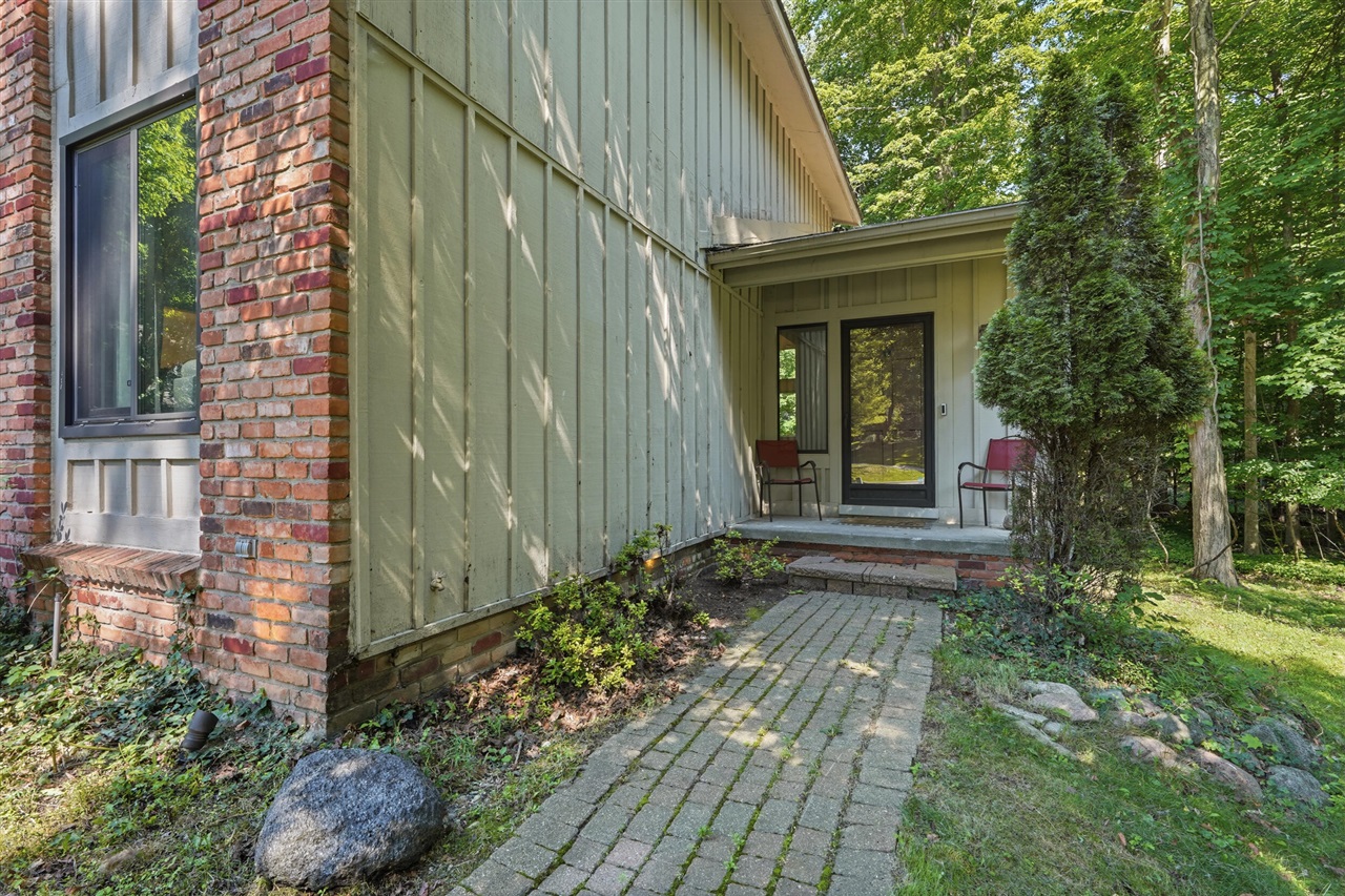 Photo 4 of Single family home for sale at 21542 Beauford Ct, Northville, MI 48167 | MLS# 70556964 | Listing updated on 2026-09-05
