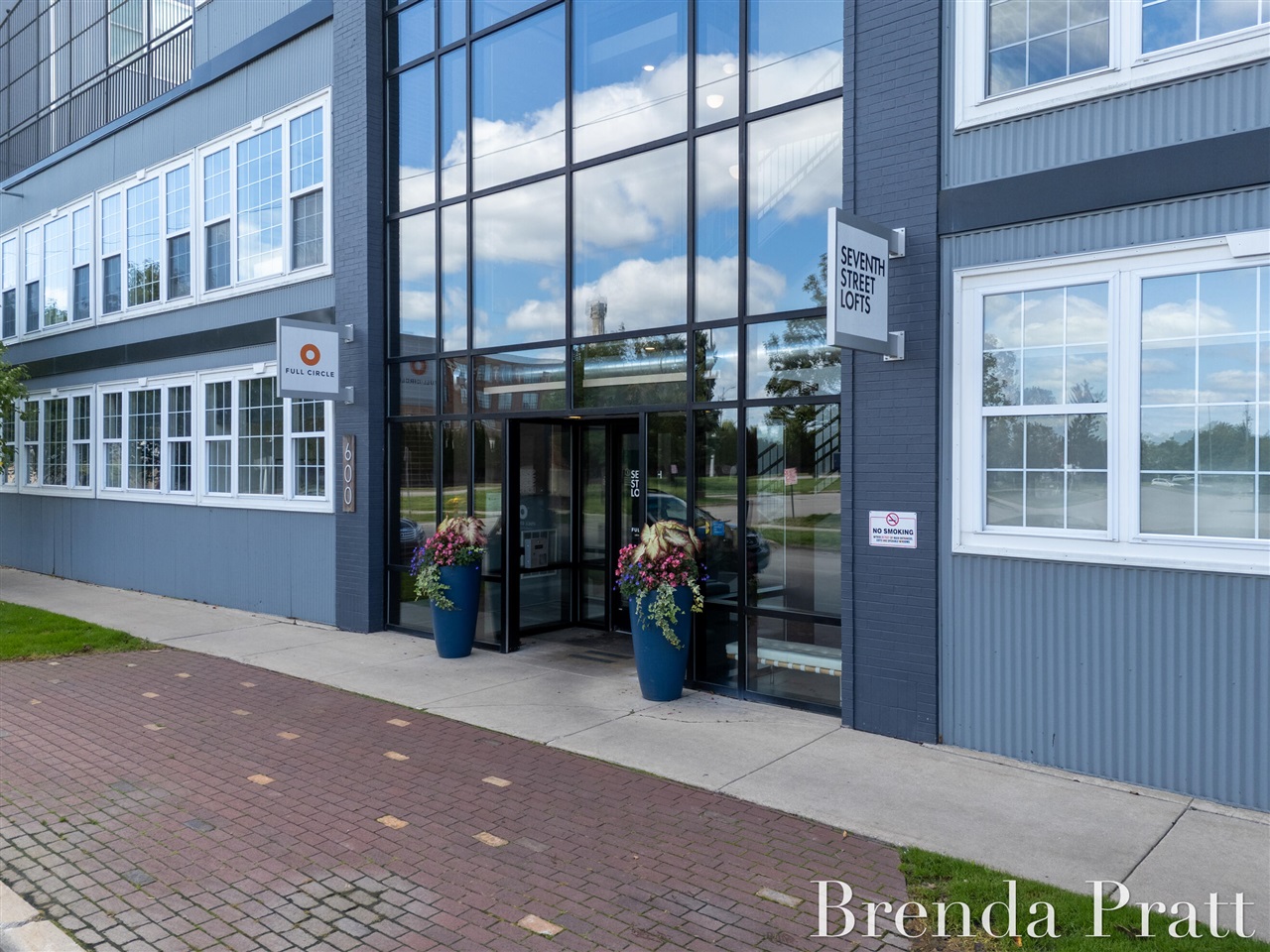 Listing Photo 1 - Condo for sale in 600 7Th St located at 600 7Th St, Grand Rapids, MI 49504 - Unit #204